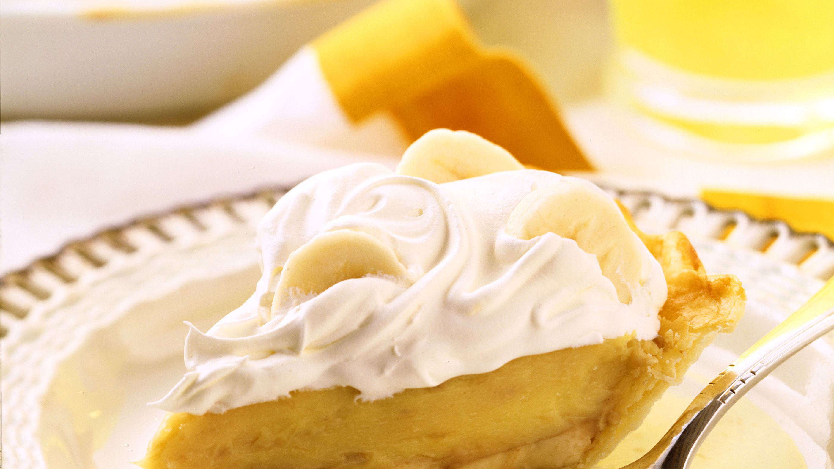 banana-cream-pie-86055951-581b706b5f9b581c0bfb852a