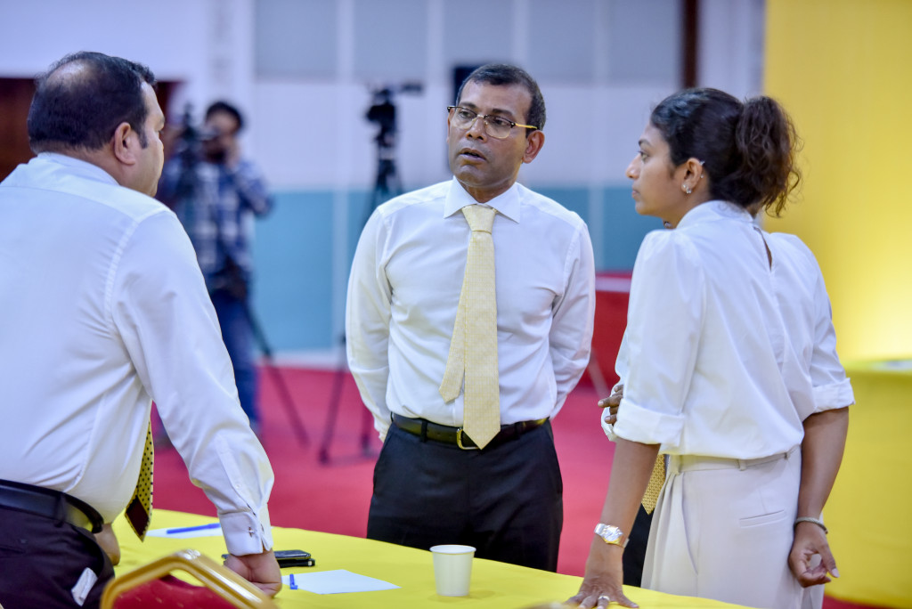 މަޖިލިސް ރައީސް ހޮވުމަށް ރޭ ބޭއްވި ބައްދަލުވުމުގެ ތެރެއިން - ފޮޓޯ: އަވަސް