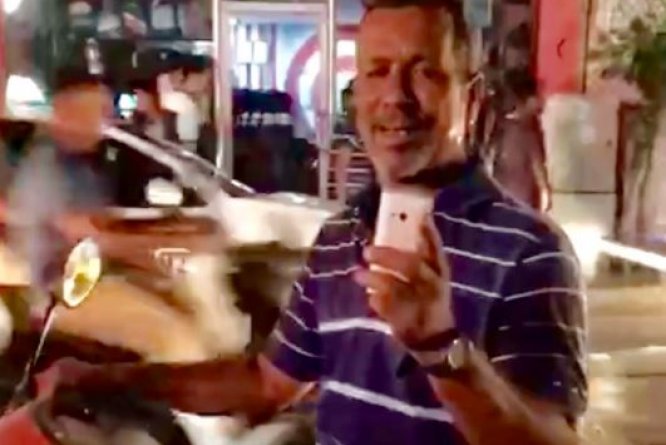 މަގުމަތިން ފޮށުނު ކަމަށް ބުނާ މީހާ-- ފޮޓޯ: ޓްވިޓާ