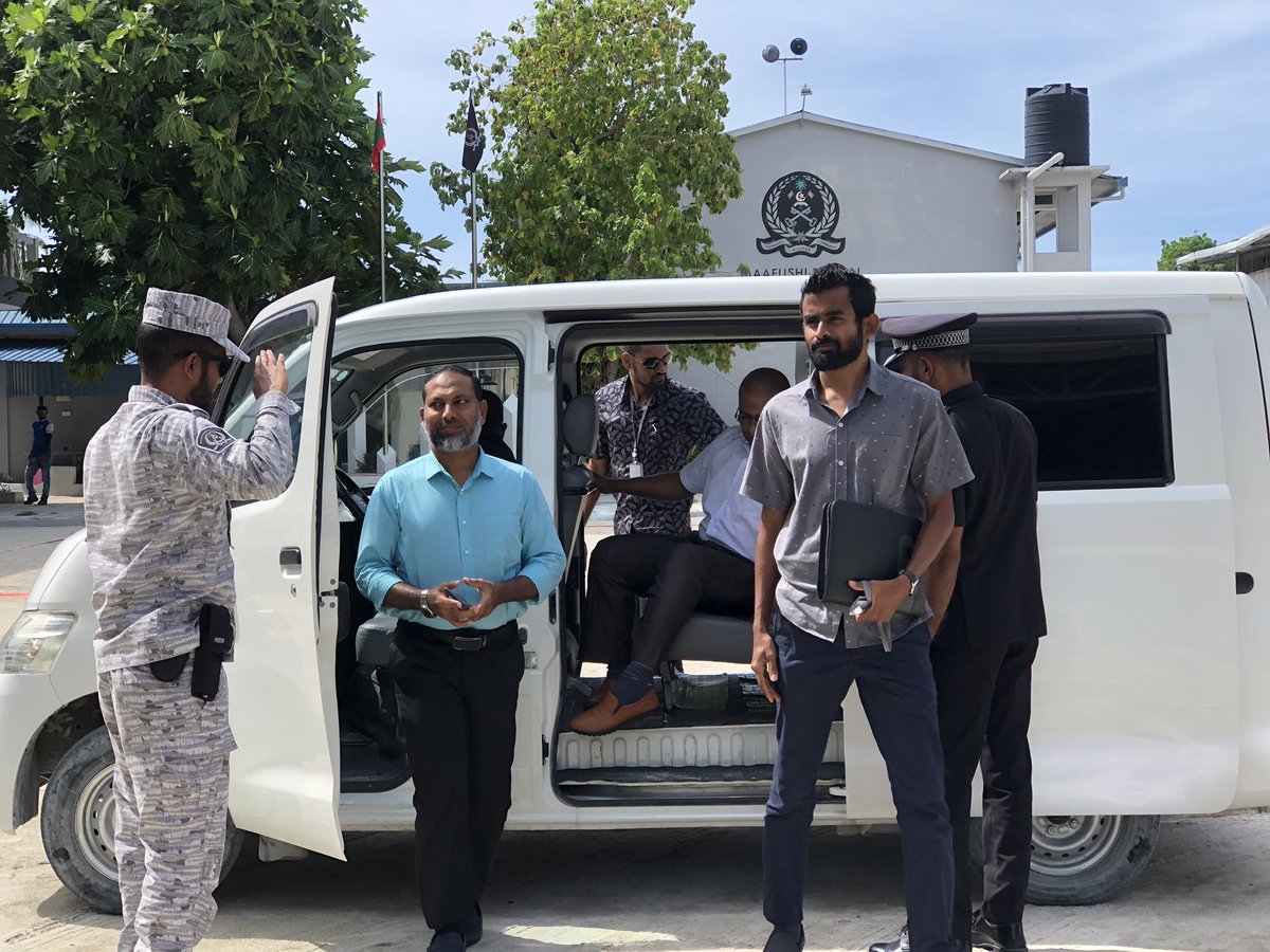 މިނިސްޓަރ މާފުށީ ޖަލަށް ޒިޔާރަތް ކުރުން - ފޮޓޯ: ހޯމް މިނިސްޓްރީ