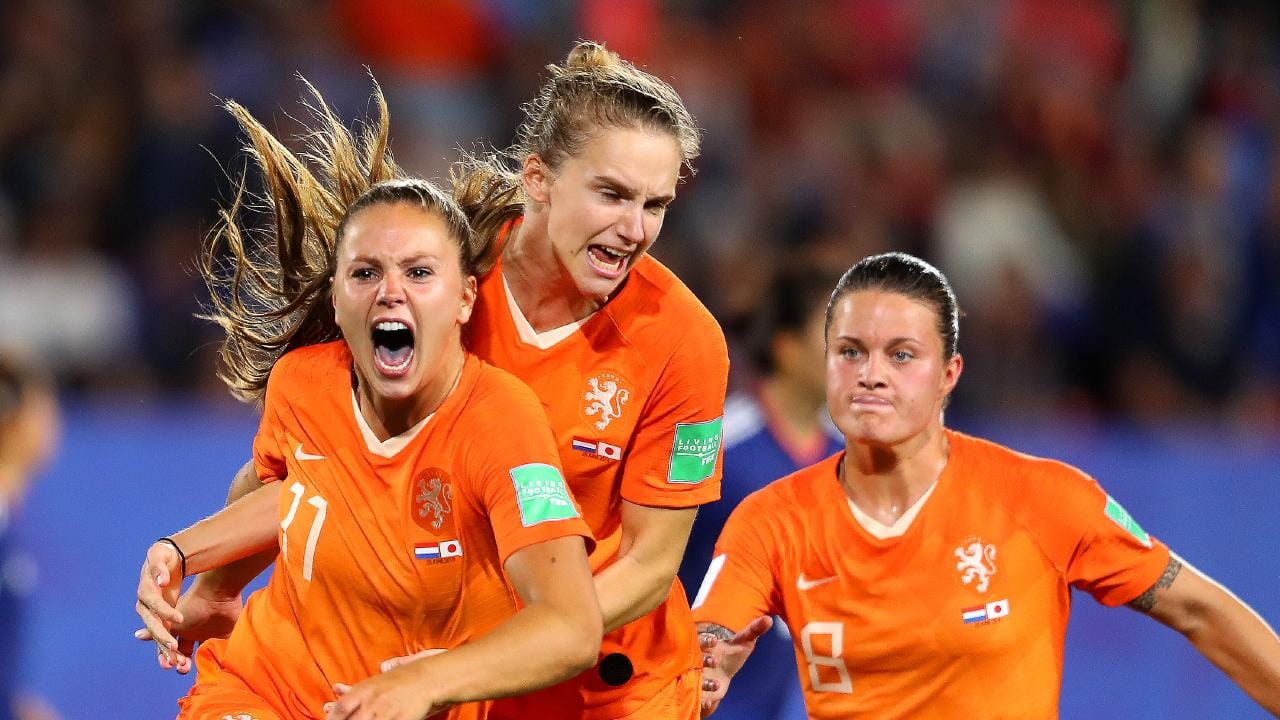 ލީކާ މާޓެންސްގެ ލަނޑަށްފަހު އުފާފާޅުކުރަނީ - ފޮޓޯ: ފޮކްސް ސްޕޯޓްސް