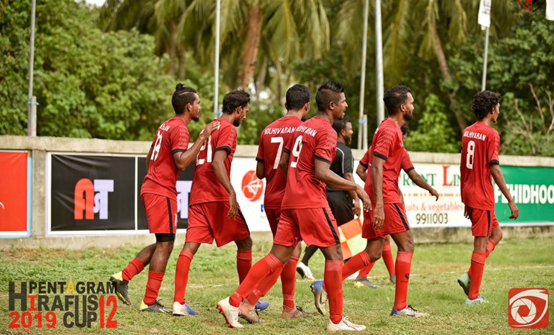 ކްލަބު ތިލަދުންމަތި ކުޅުންތެރިން އުފާފާޅުކުރުމަށްފަހު - ފޮޓޯ: ހިރަފުސް އެފްބީ ޕޭޖް