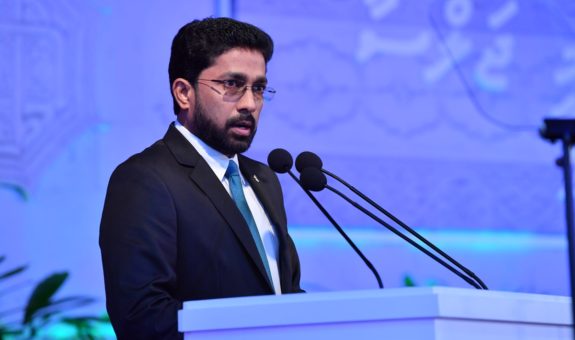 ކުރީގެ ހޯމް މިނިސްޓަރ އަޒްލީން އަޙްމަދު - ފޮޓޯ: ރައީސް އޮފީސް