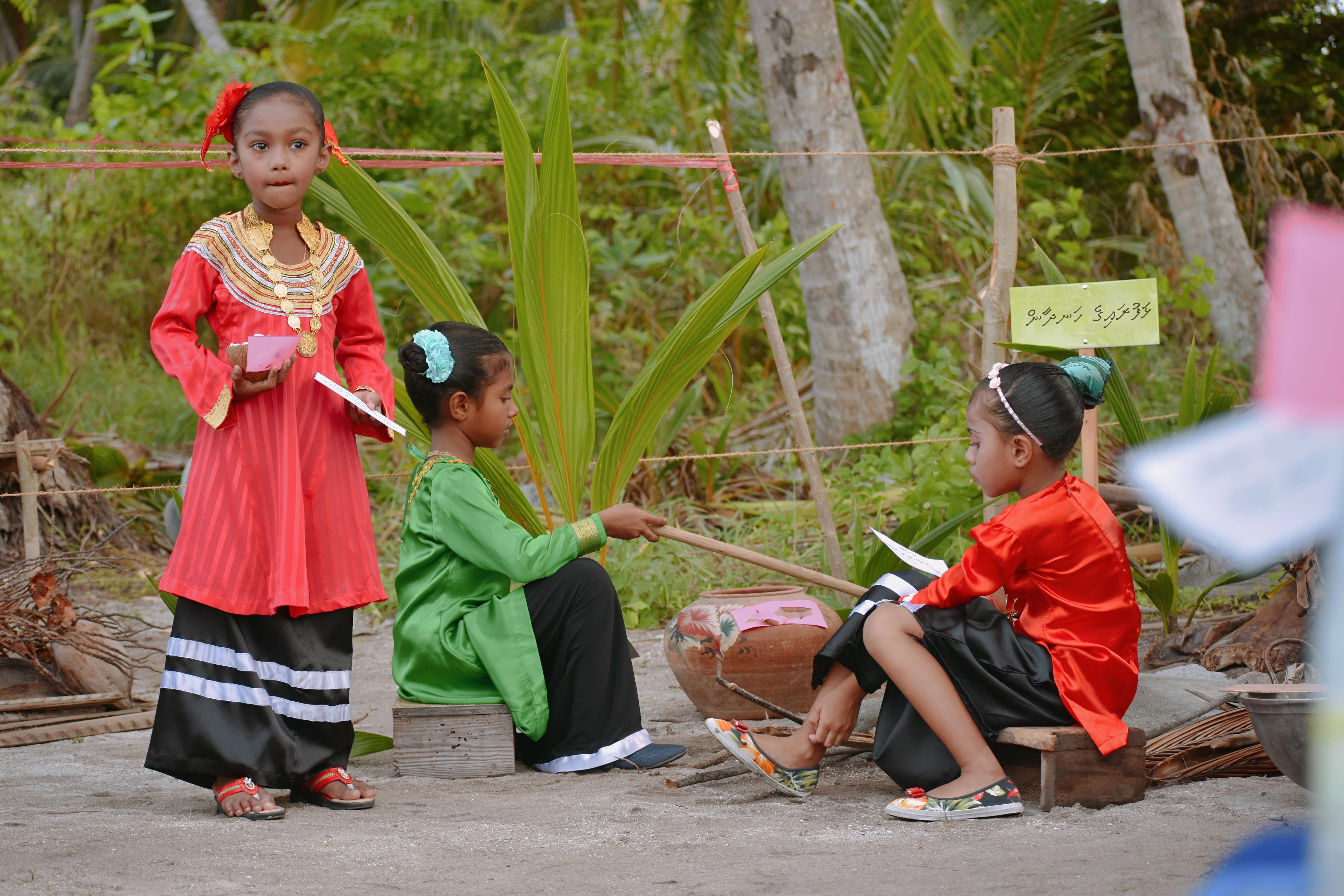 ދިވެހިންގެ ކުރީގެ ދިރިއުޅުން ދައްކުވައިދޭ ފޮޓޯއެއް - ފޮޓޯ: ވިސާމް