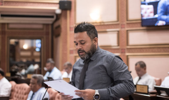 ޕީޕީއެމްގެ ނައިބު ރައީސް، ނައިފަރު ދާއިރާގެ މެންބަރު އަހުމަދު ޝިޔާމް - ފޮޓޯ: މަޖލިސް
