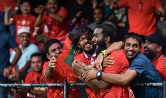 ޢަލީ އަޝްފާޤު (ދަގަނޑޭ) އުފާފާޅުކުރަނީ - ފޮޓޯ: މިހާރު