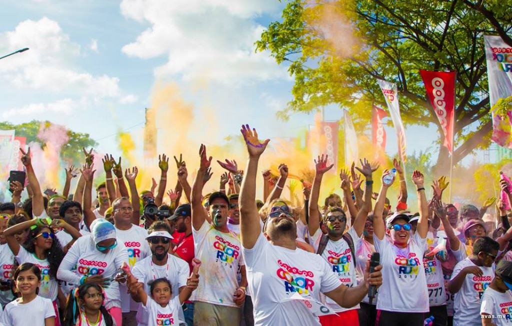 މީގެ ކުރިން ބޭއްވި އުރީދޫ ކަލަރ ރަންގެ ތެރެއިން - ފޮޓޯ: އަވަސް