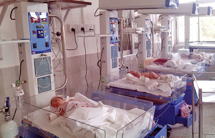 އެންއައިސީޔޫގައި ފަރުވާ ދެމުން އަންނަ ތުއްތުކުދިންތަކެއް - ފޮޓޯ: މިހާރު