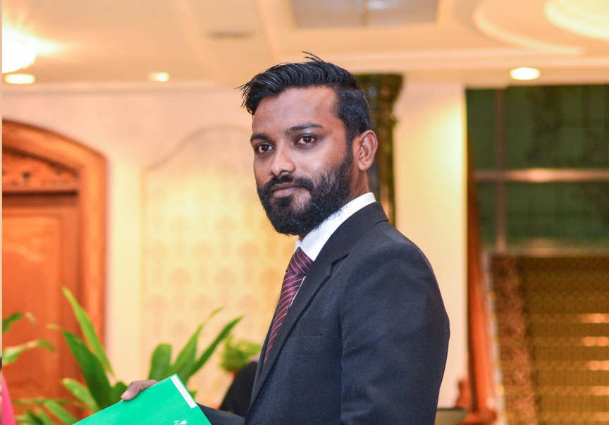 ކްރިމިނަލް ކޯޓުގެ ޤާޟީ އިސްމާޢީލް ރަޝީދު - ފޮޓޯ: ސަން