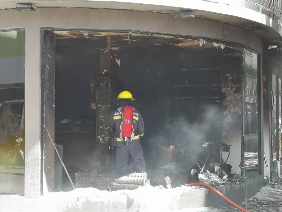 ވެސްޓައަރ ޝޮޕްގައި އަލިފާނުގެ ހާދިސާއެއް ހިނގައިގެން ރެސްކިއު ޓީމު ހަރަކާތްތެރިވަނީ | ފޮޓޯ: ފެށުން