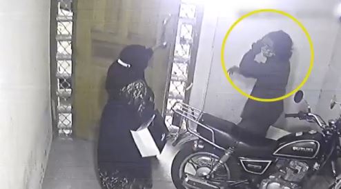 ފުލުހުން އާންމުކުރި ވީޑިއޯގައި ހޯދަން ބޭނުންވާ މީހާ