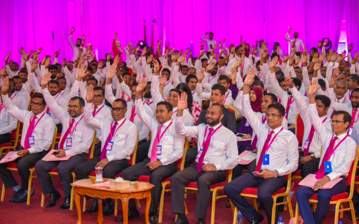 ފޮޓޯ: އަވަސް