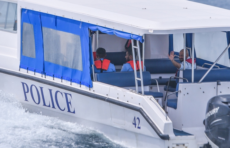 ފޮޓޯ: މިހާރު އޮންލައިން