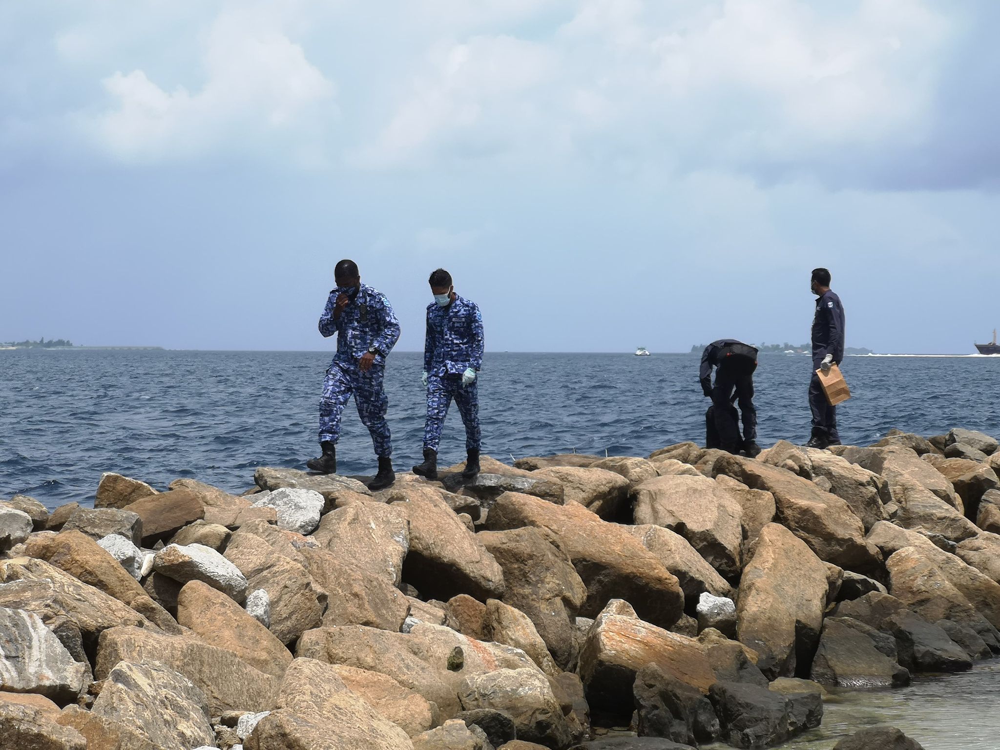 މިއަދު ފުލުހުން ރަސްފަންނު ސަރަހައްދުގައި ހަރަކާތްތެރިވަނީ - ފޮޓޯ: ފެށުން