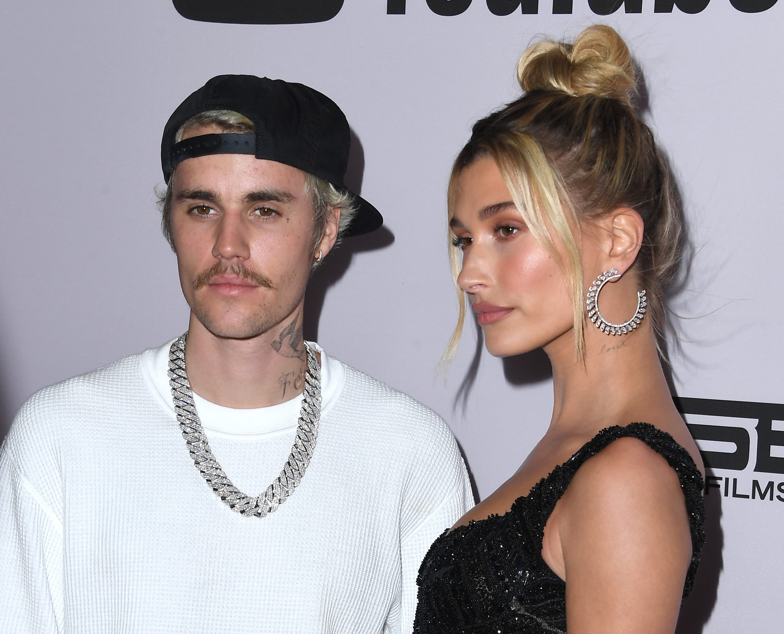 justin-bieber-hailey-bieber-scaled