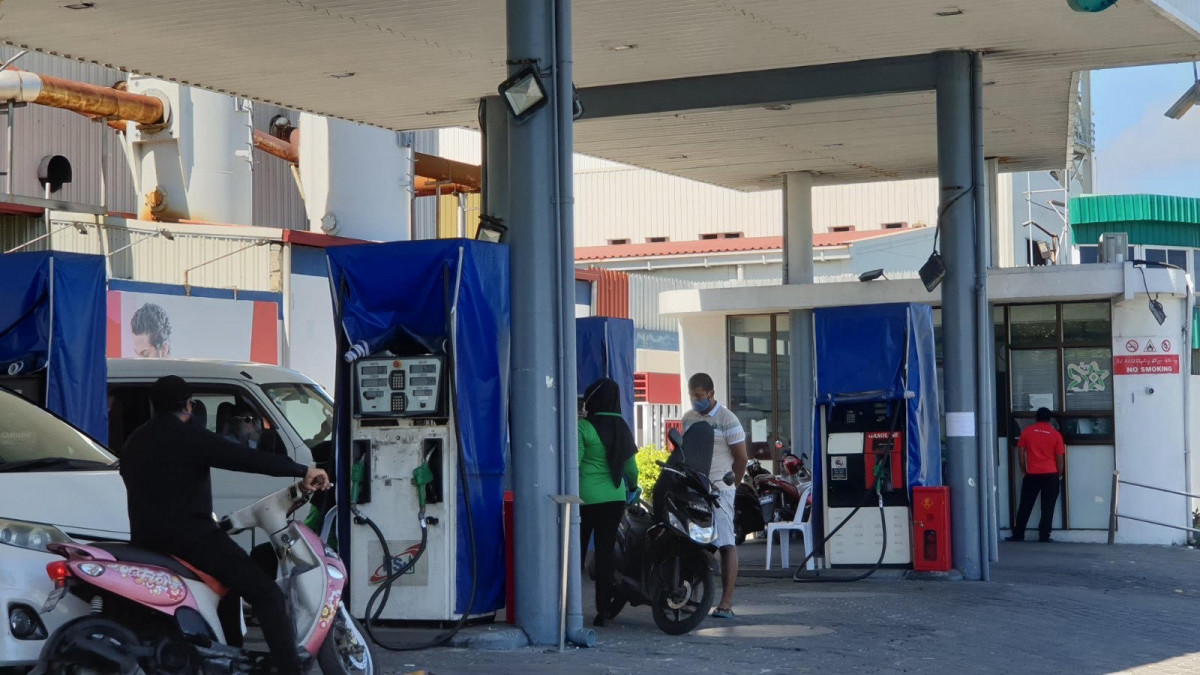 އެފްއެސްއެމްގެ ޕެޓްރޯލް ޝެޑްތަކުން އާންމުން ހިދުމަތް ހޯދަނީ - ރާއްޖެއެމްވީ