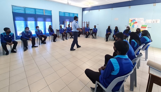 0-02-03-536ac607aac2378fc920aad55f5463149c8c2e04831039861baa48b59d08f1f6_2bc17a0b