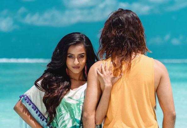 ޝިކާރަގެ ޕޯސްޓަރު--