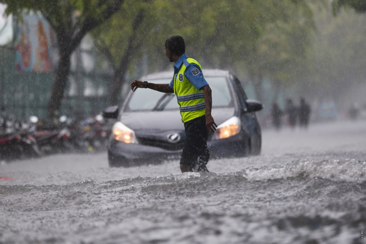 މާލޭގައި ފެންބޮޑުވެފައި-- ފޮޓޯ: ސަން/ ފަޔާޒު މޫސާ