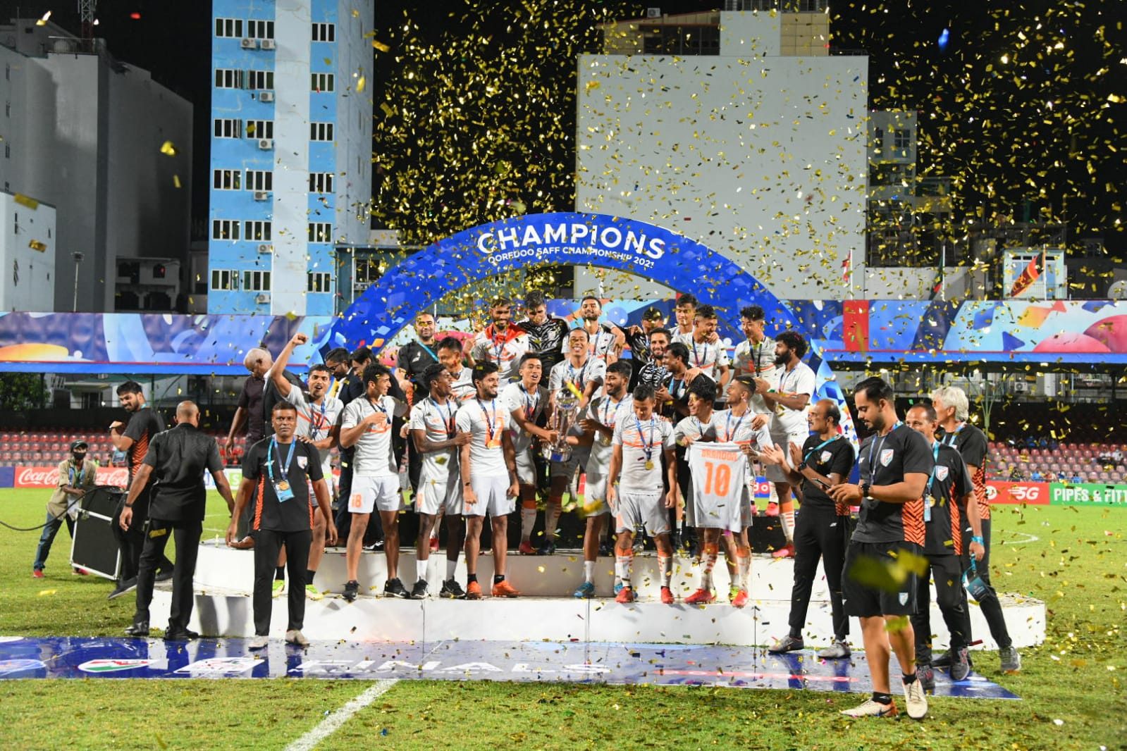 EAF262F3-8F8B-4BD7-A03C-5B5E5DEC5045