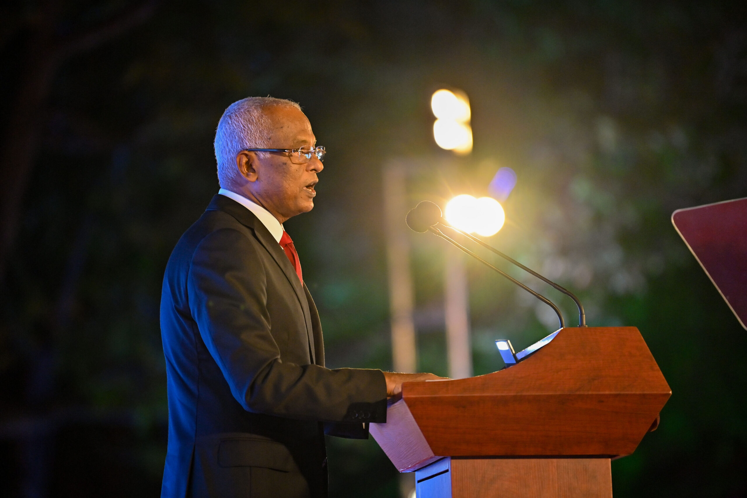 ގައުމީ އެއްބައިވަންތަކުގެ ދުވަހުގެ ޖަލްސާގައި ރައީސް ސޯލިހް ވާހަކަފުޅު ދައްކަވަނީ - ފޮޓޯ: ރައީސް އޮފީސް