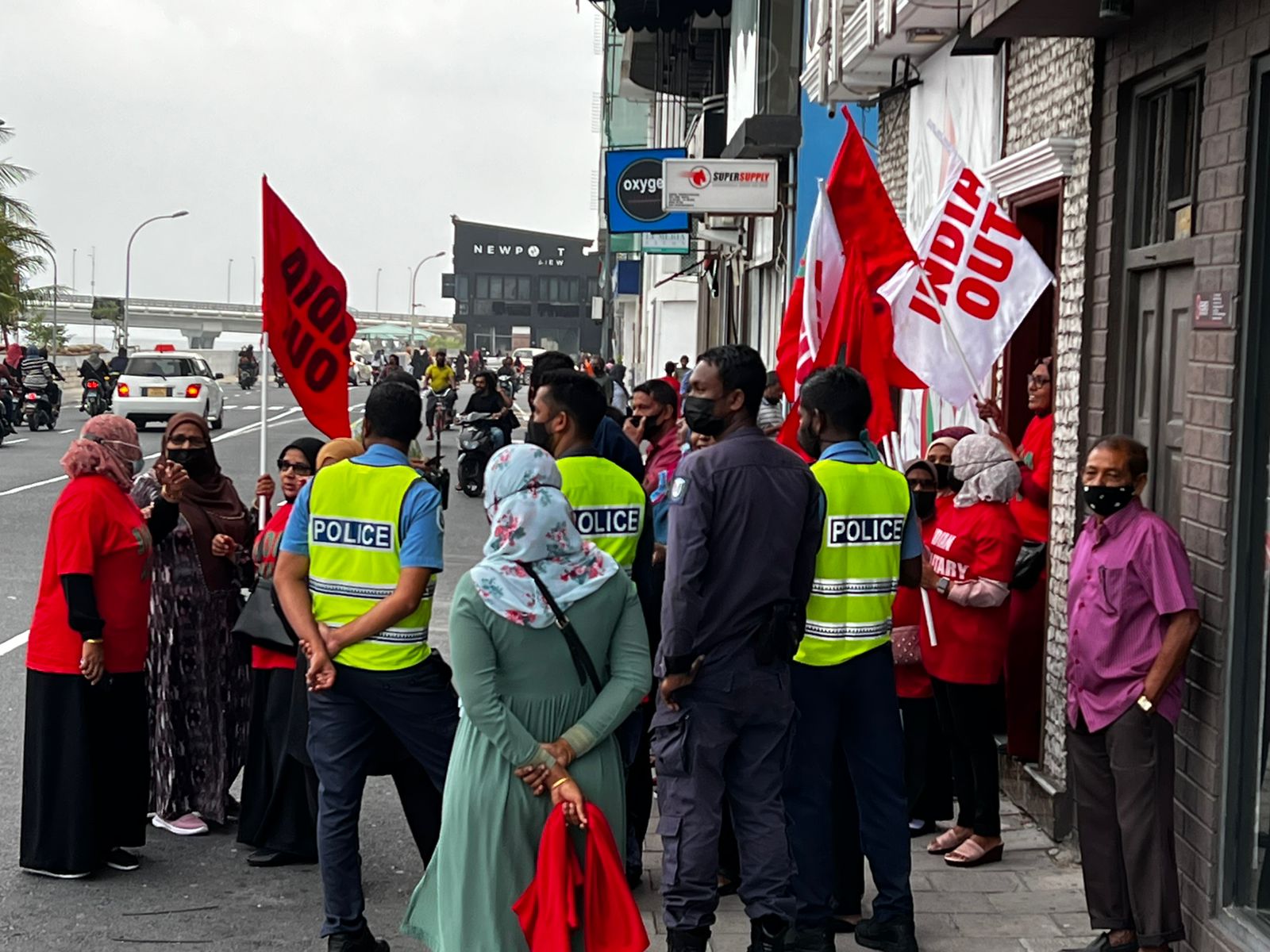 ފޮޓޯ: އެމްޕީ ޝިޔާމް