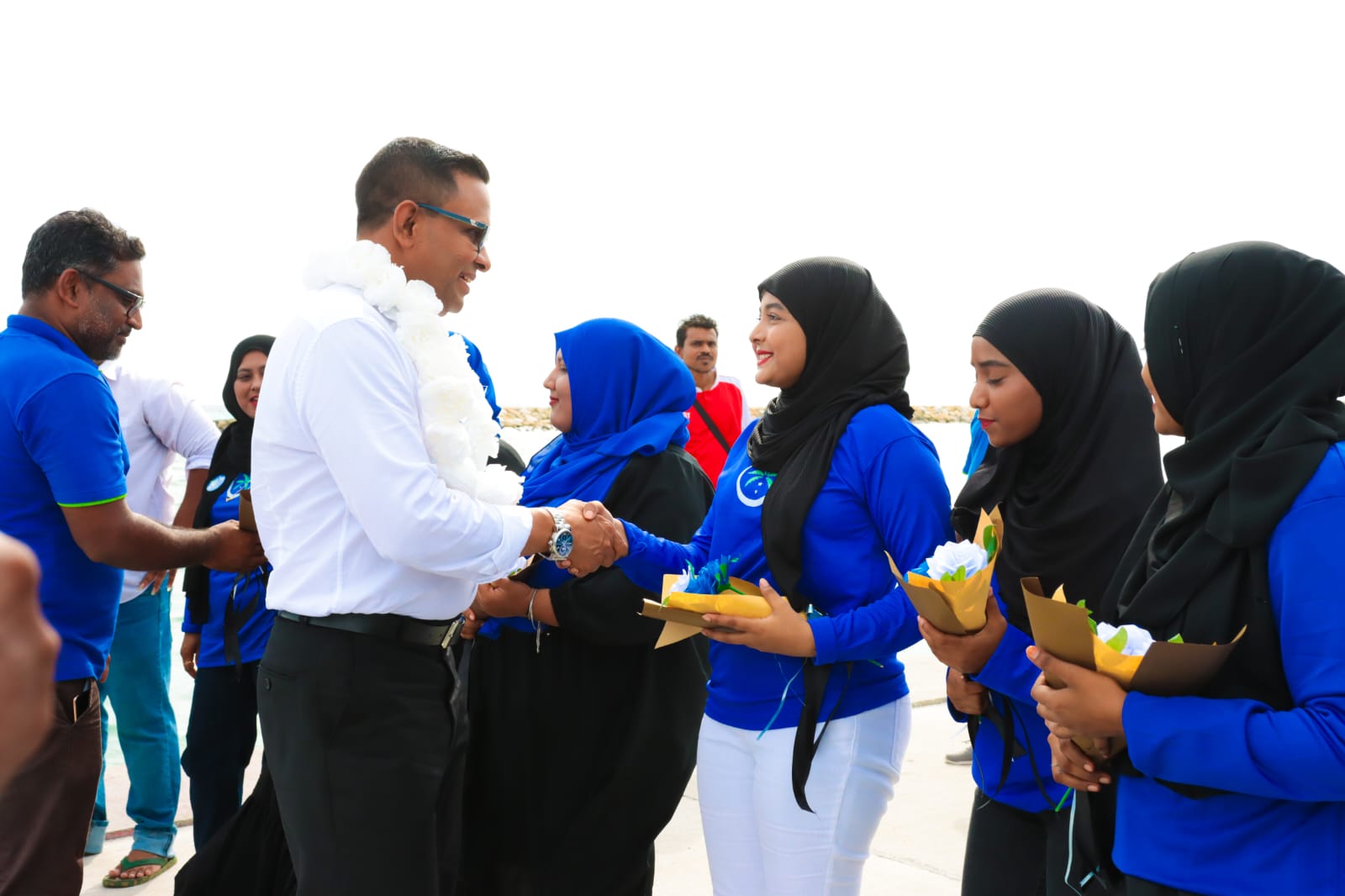 އެމްއެންޕީގެ ކެންޑިޑޭޓަށް ދުވާފަރުން މަރުޚަބާ ދަންނަވަނީ - ފޮޓޯ: އެމްއެންޕީ