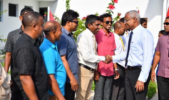 ރައީސް ޞޯލިޙަށް ކޫއްޑޫއިން މަރުޚަބާ ދަންނަވަނީ - ފޮޓޯ: ރައީސް އޮފީސް