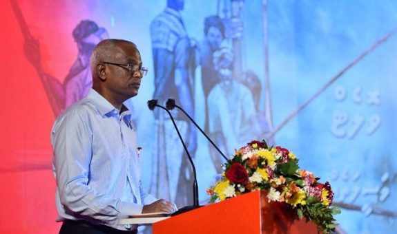 މަސްދޯނި އެކައުންޓް އިފްތިތާޙް ކުުރުމުގެ ރަސްމިއްޔާތުގައި ރައީސް ވާހަކަފުޅު ދައްކަވަނީ- ފޮޓޯ: ރައީސް އޮފީސް