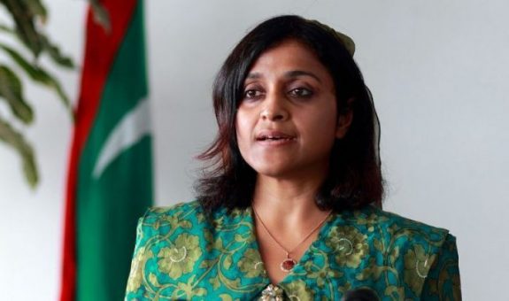 ދުންޏާ މައުމޫން -