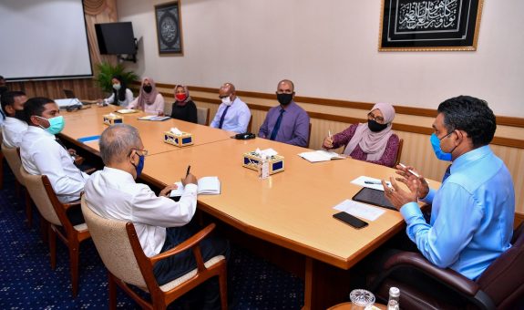 ރައީސުލްޖުމްހޫރިއްޔާގެ އޮފީހުގައި ބޭއްވެވި މި މަޝްވަރާ ބައްދަލުވުމުގެ ތެރެއިން - ފޮޓޯ: ރައީސް އޮފީސް