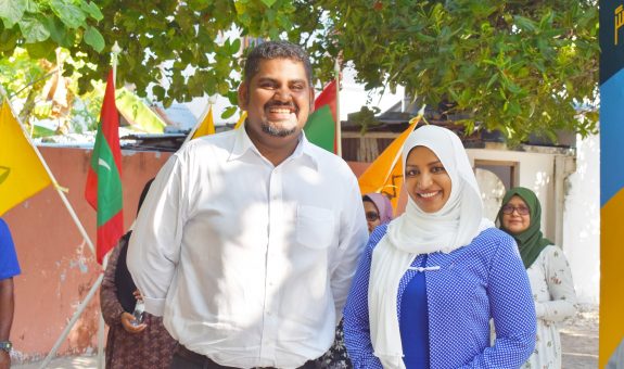 މަބްރޫކް އަޒީޒް  (ވ) - ފޮޓޯ: ފޭސްބުކް