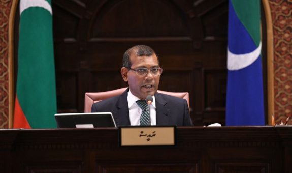 ޕޮޓޯ: މަޖިލިސް ގެލެރީ