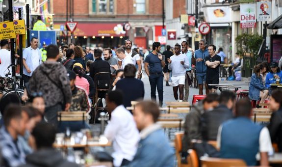 BRITAIN-HEALTH-VIRUS-RETAIL-10-1593984872