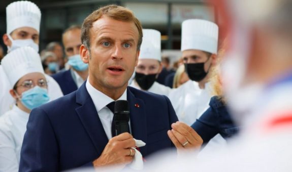 Capture ފްރާންސްގެ ރައީސް އެމެނުއެލް މެކްރޮން--