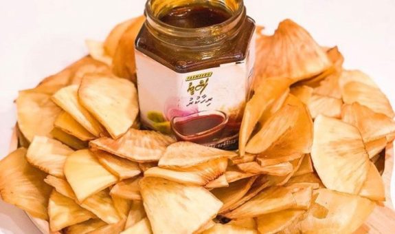 D5qWR09W4AImcCF-2-696x540