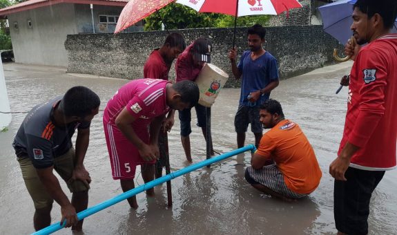 ހއ.އުލިގަމު މަގެއްގައި ފެންބޮޑުވެފައި - ފޮޓޯ: ޕޮލިސް