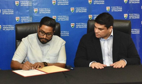 އެފްއޭއެމްގެ ޓެކްނިކަލް ޑިރެކްޓަރުގެ މަގާމަށް ހަމަޖެއްސި ޖުޑާން އަލީ އަދި ރައީސް ބައްސާމް އަދީލް  - އެފްއޭއެމް