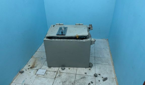 ވިލިމާލެ އޮފީސް ތިޖޫރީ ފަޅާލަން މަސައްކަތް ކޮށްފައި - ފޮޓޯ: ޕޮލިސް