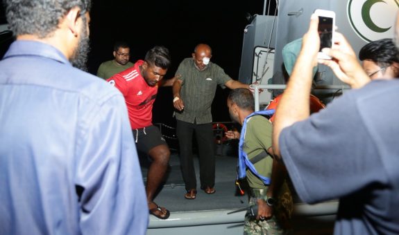 ލޮލަށް ބުޅި ހެރުނު މީހާ މާލެ ބާލަނީ - ފޮޓޯ؛ އެމްއެންޑީއެފް