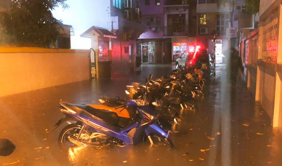 މާލޭގައި ފެންބޮޑުވެފައި - ފޮޓޯ: އެމްއެންޑީއެފް