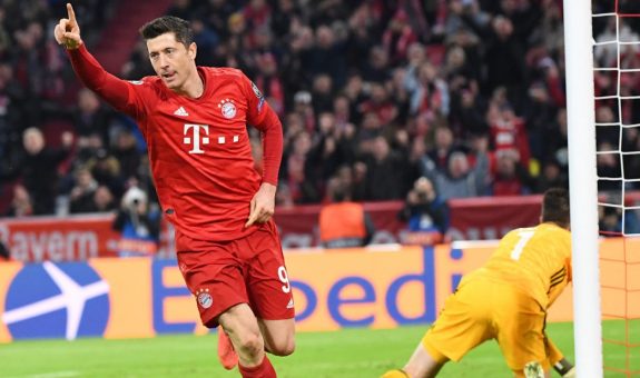 Lewandowski-helps-fire-Bayern-into-Champions-League-last-16359480178891507425