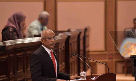 ރައީސް ޞޯލިހް ރިޔާސީ ބަޔާން އިއްވަނީ | ފޮޓޯ : ރައީސް އޮފީސް