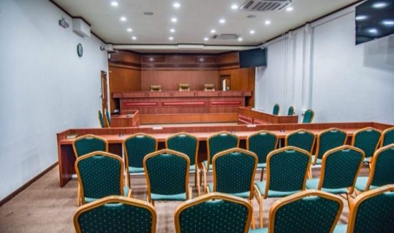 ކްރިމިނަލް ކޯޓުގެ ޝަރީއަތުގެ މަޖިލީހެއް - ފޮޓޯ: ކްރިމިނަލް ކޯޓް
