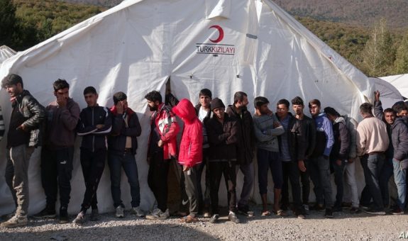ap_bosnia_camp
