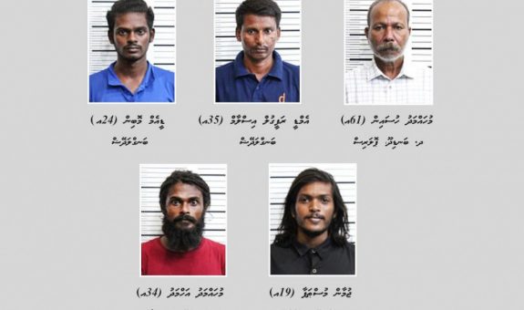 100 ކިލޯގެ މަސްތުވާތަކެއްޗާ ގުޅިގެން ބަންދުގައި ތިބި ތިން ދިވެހިންނާއި ދެ ބިދޭސީން--