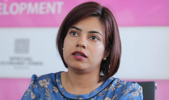 ރެޖިސްޓްރަރ އޮފް ކޮމެޕެނީސް މަރިޔަމް ވިސާމް - ފޮޓޯ: އަވަސް