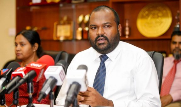 ޓްއަރިޒަމް މިނިސްޓަރ އަލީ ވަޙީދު - ފޮޓޯ: ޕީ.އެސް.އެމް