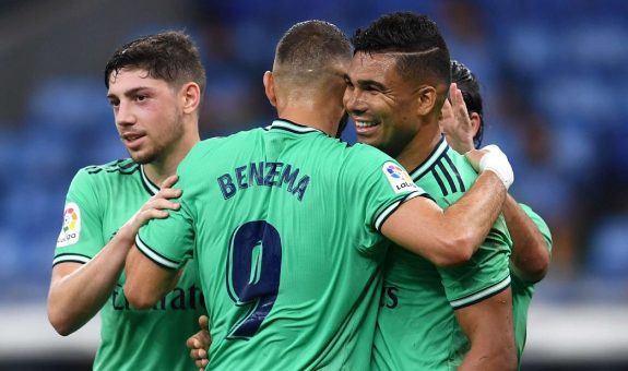 ކަސެމީރޯ ލަނޑަށްފަހު ރެއަލްކުޅުންތެރިން އުފާފާޅުކުރަނީ - ފޮޓޯ: ގޯލް