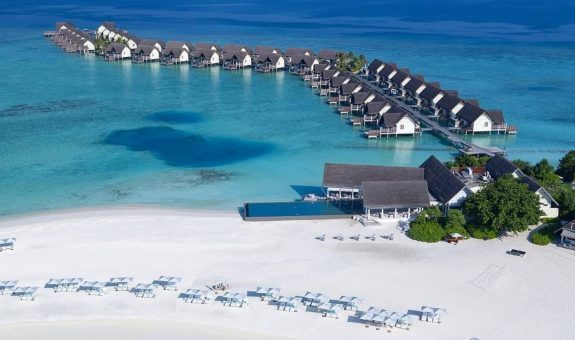 compressed-four-seasons-at-landaa-giraavaru-